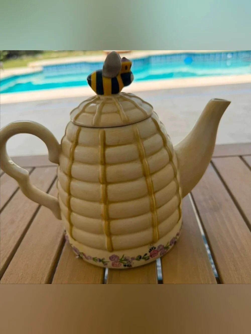 Stoneware Queen Bee Teapot NIB